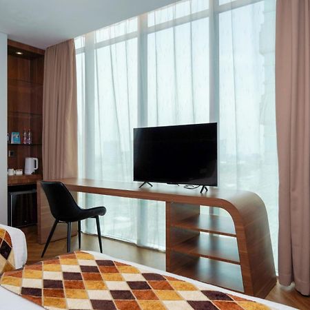 Cambridge Hotel Medan Eksteriør bilde