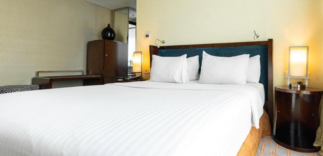 Cambridge Hotel Medan Eksteriør bilde