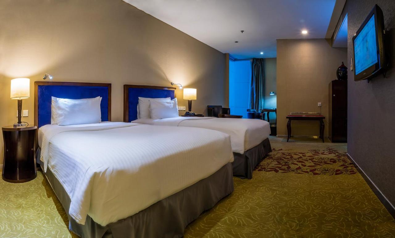 Cambridge Hotel Medan Eksteriør bilde