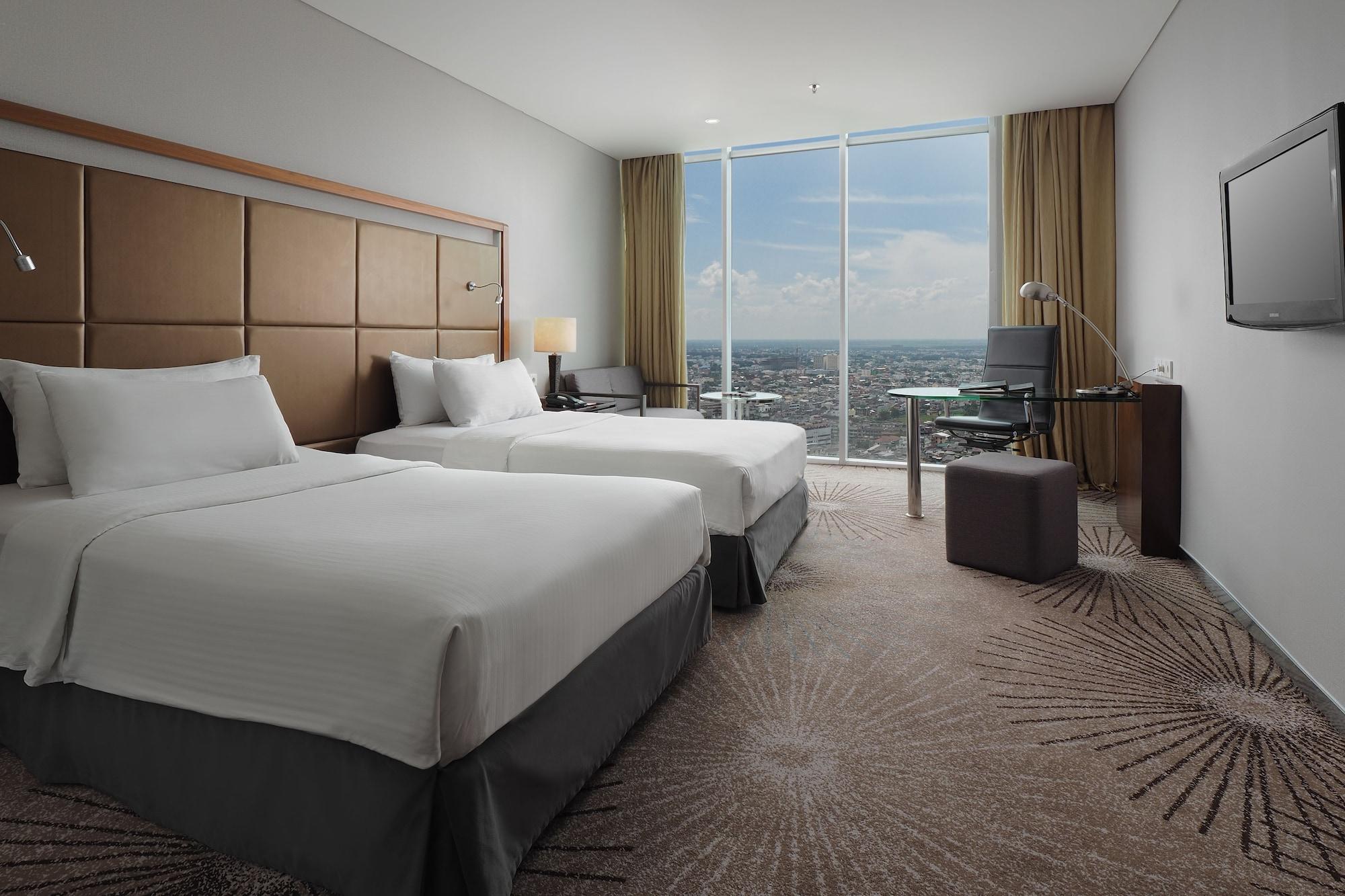 Cambridge Hotel Medan Eksteriør bilde