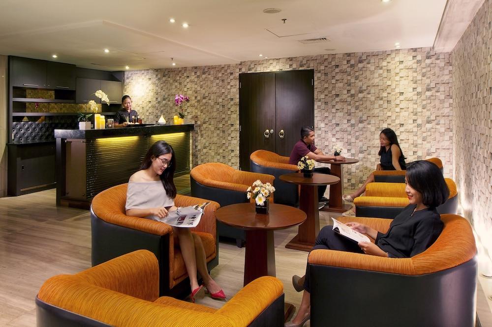 Cambridge Hotel Medan Eksteriør bilde