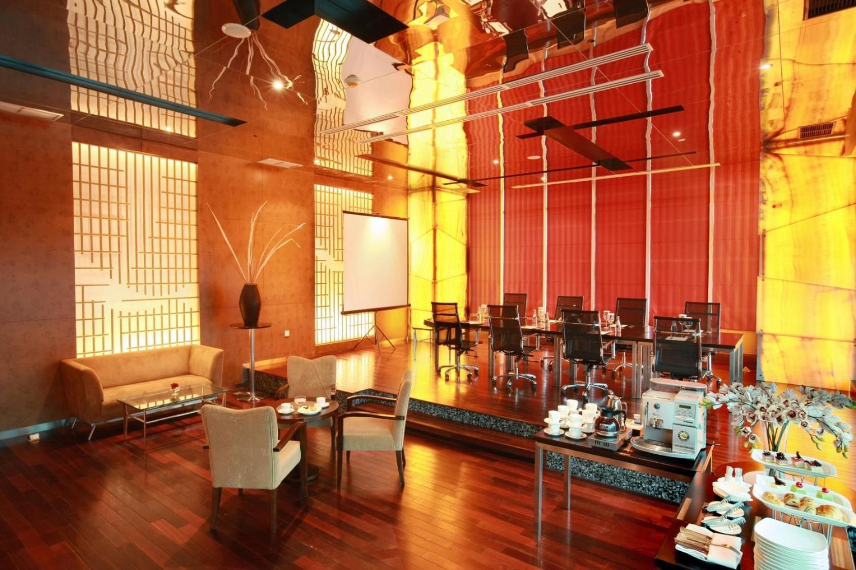 Cambridge Hotel Medan Eksteriør bilde