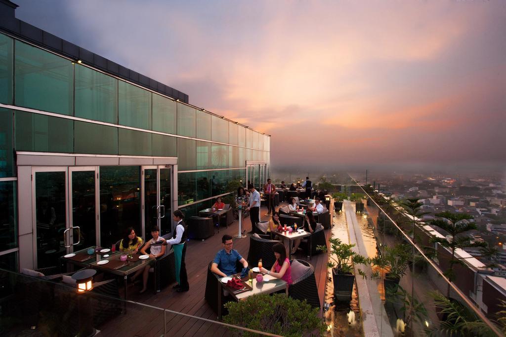 Cambridge Hotel Medan Eksteriør bilde