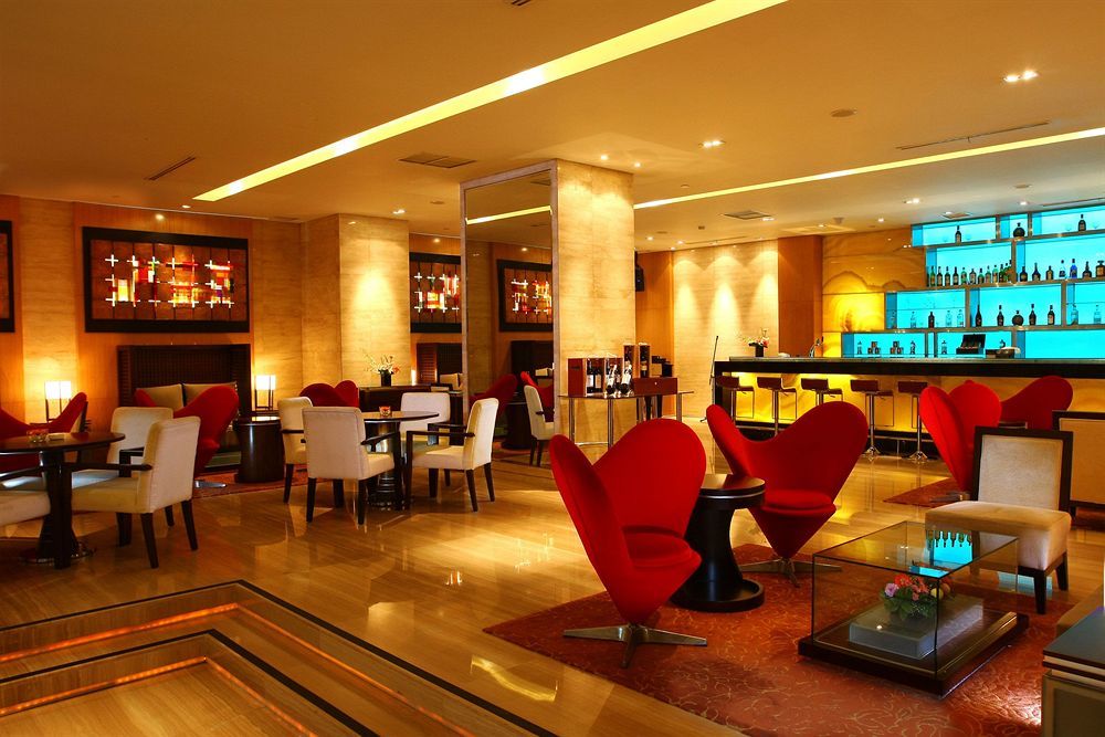 Cambridge Hotel Medan Eksteriør bilde
