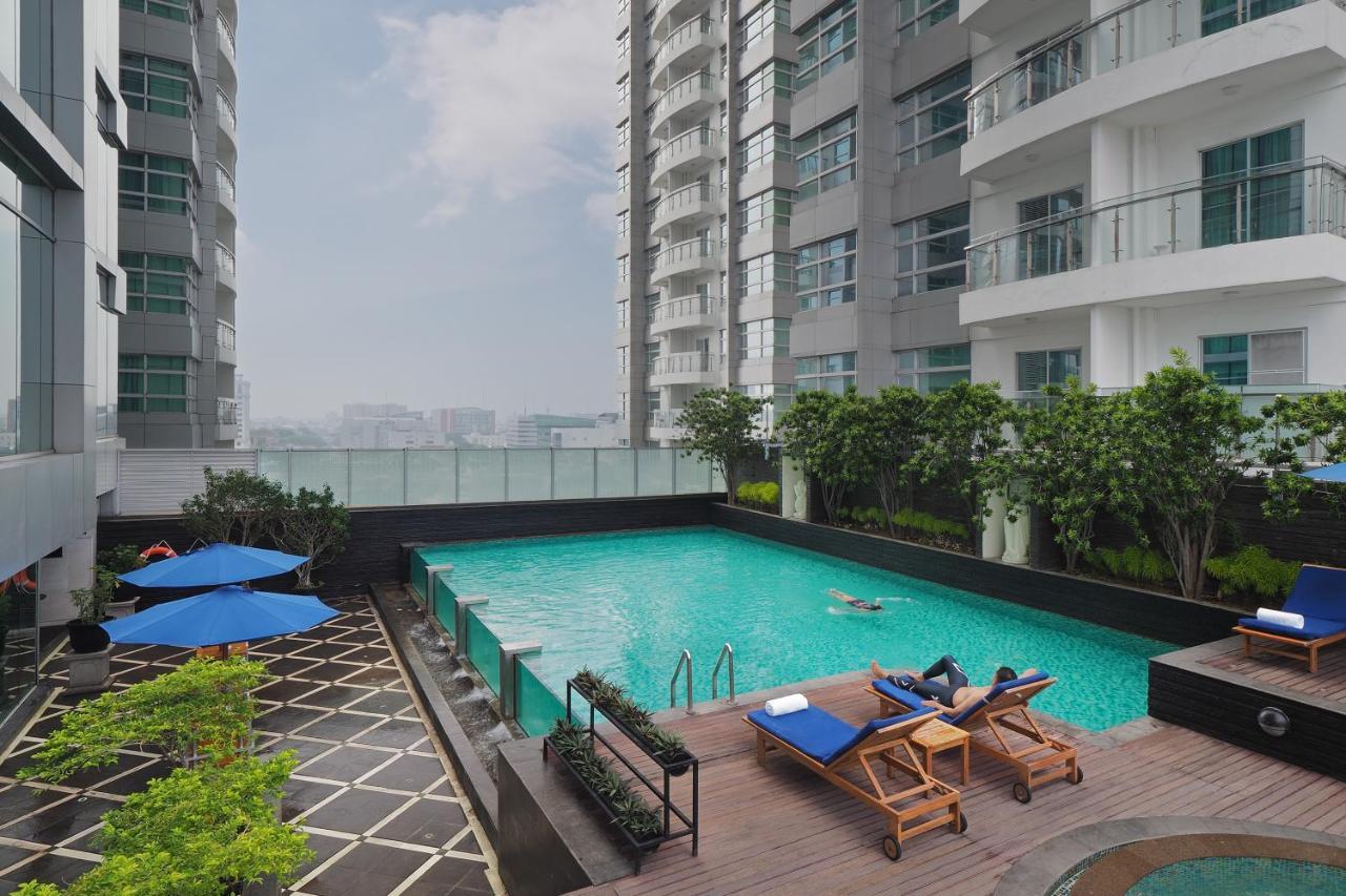 Cambridge Hotel Medan Eksteriør bilde