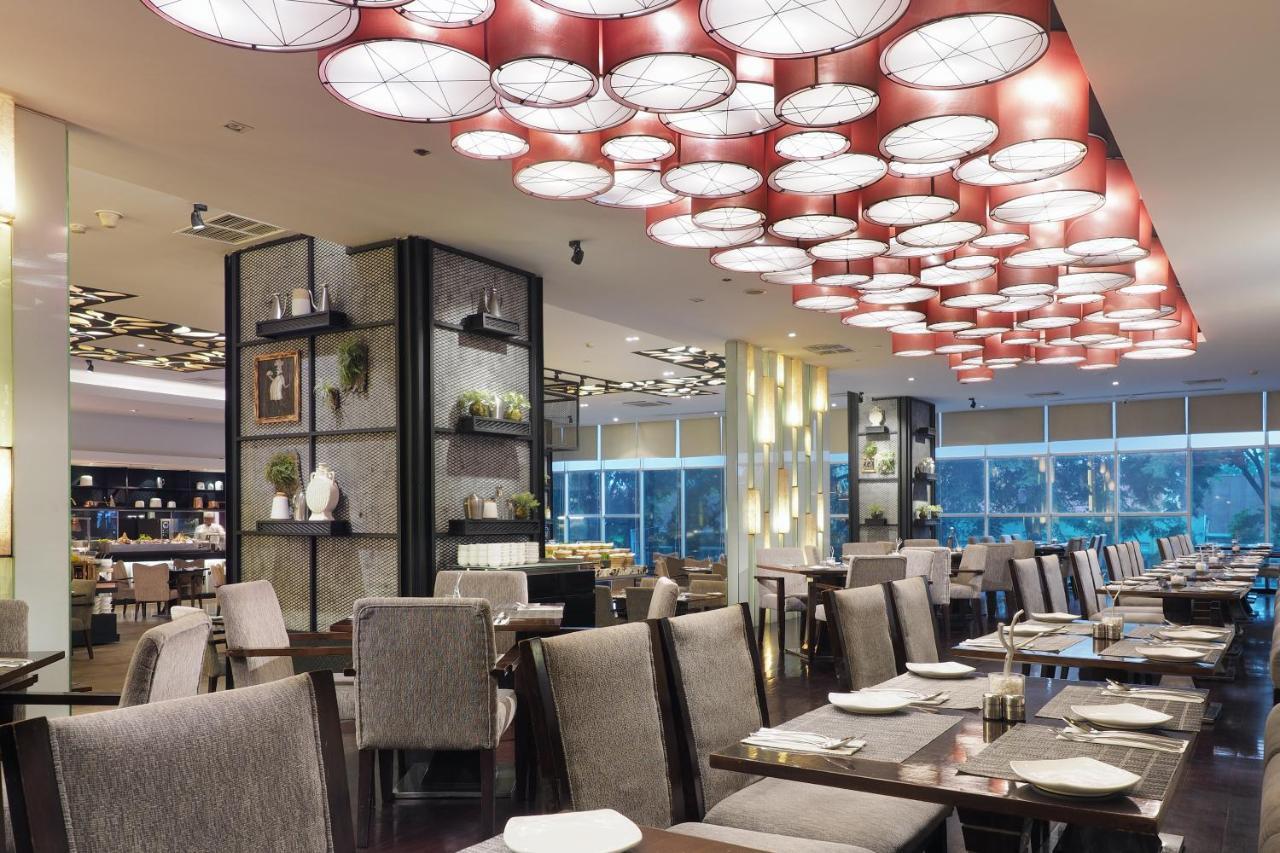 Cambridge Hotel Medan Eksteriør bilde