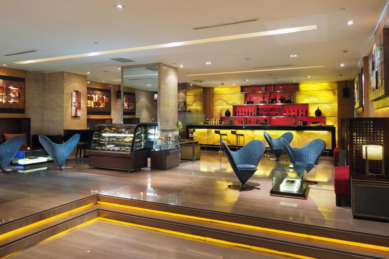 Cambridge Hotel Medan Eksteriør bilde