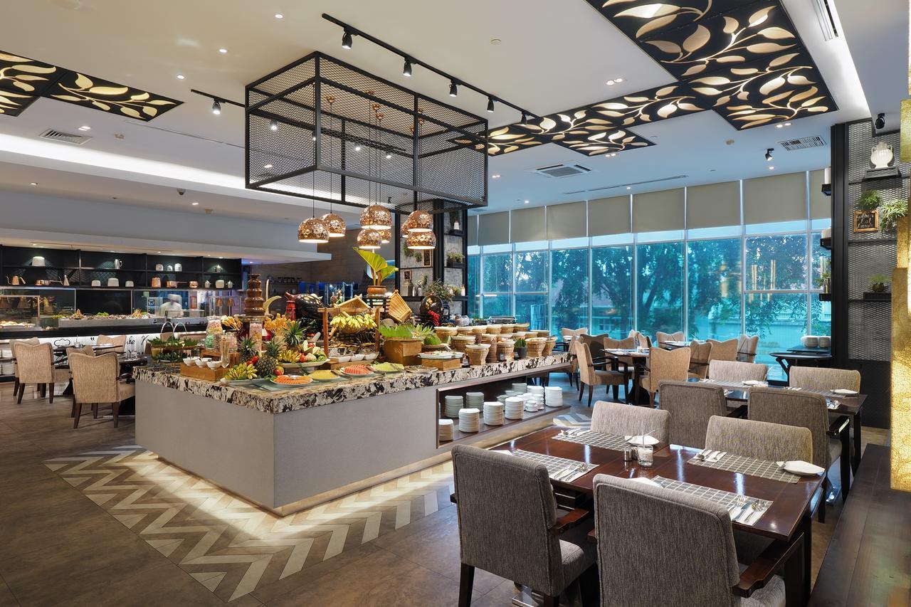Cambridge Hotel Medan Eksteriør bilde