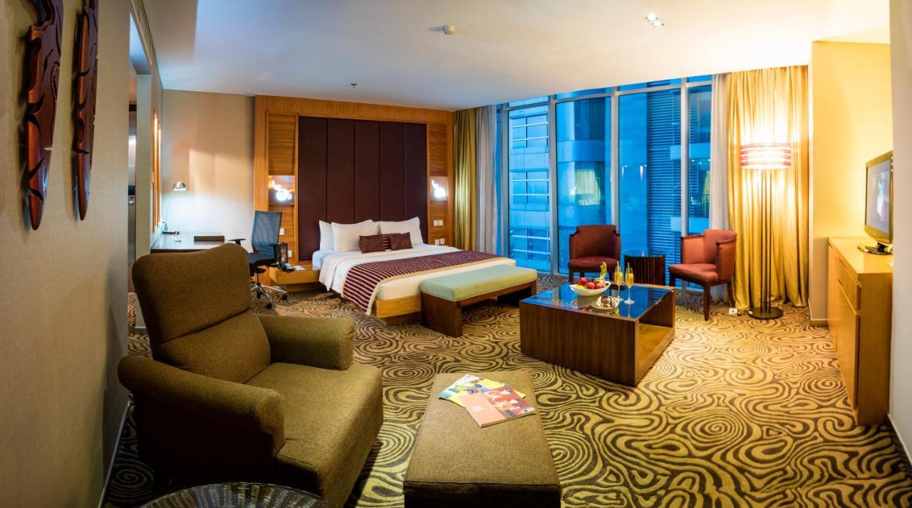Cambridge Hotel Medan Eksteriør bilde
