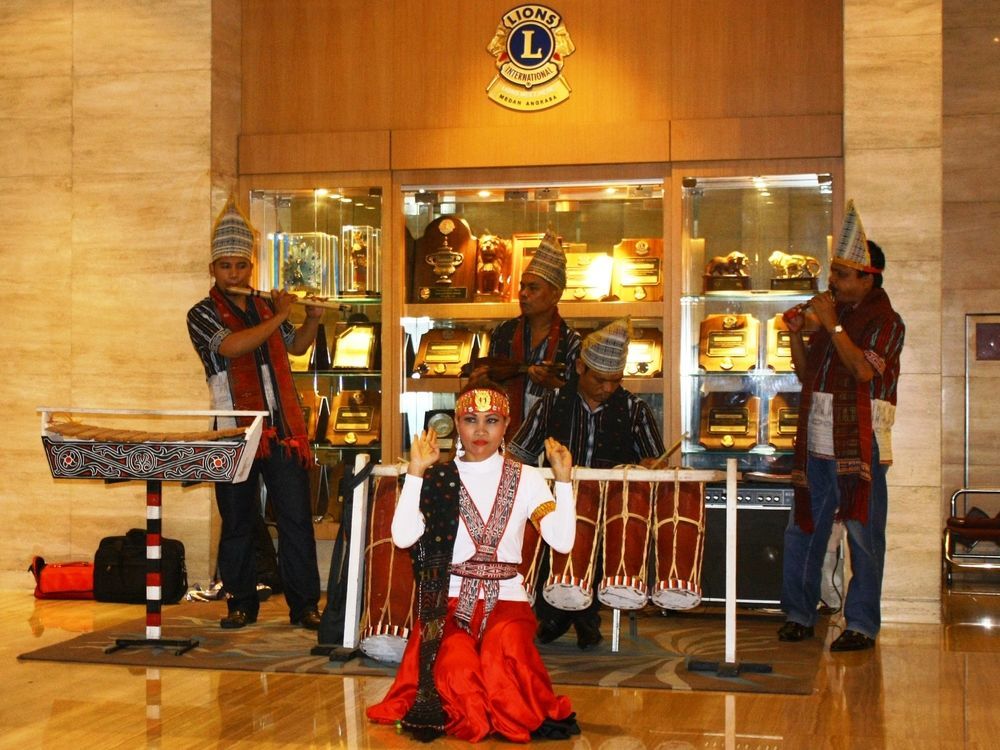 Cambridge Hotel Medan Eksteriør bilde